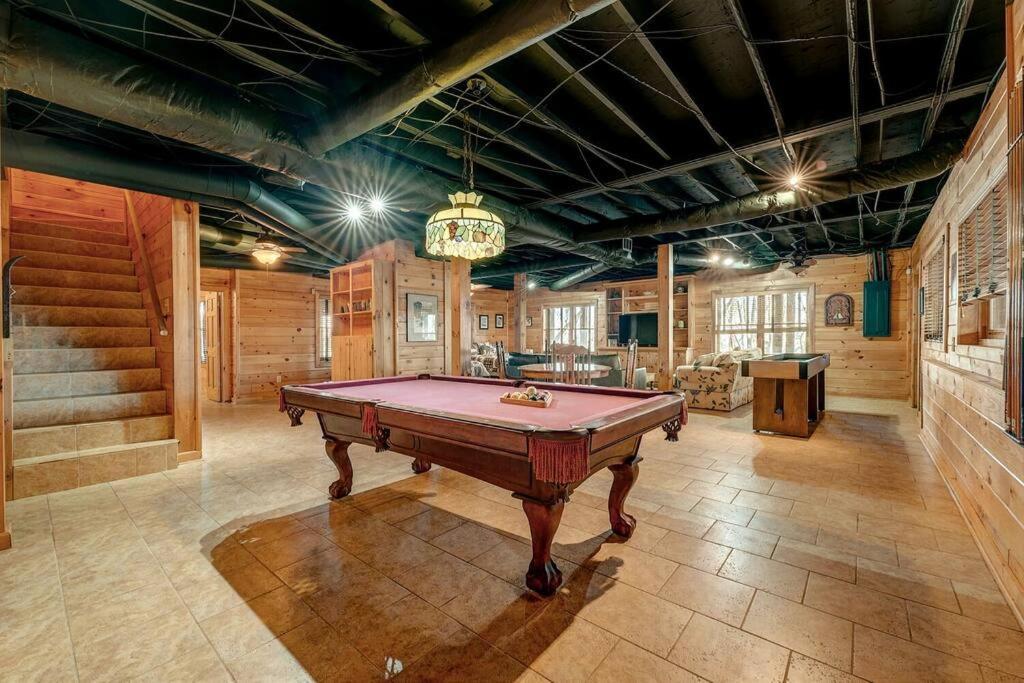 Blue Ridge Bliss- Spacious Cabin, Pets, Hot Tub! 외부 사진