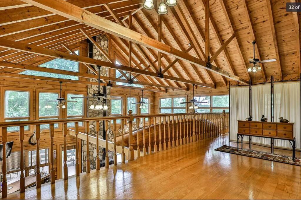 Blue Ridge Bliss- Spacious Cabin, Pets, Hot Tub! 외부 사진