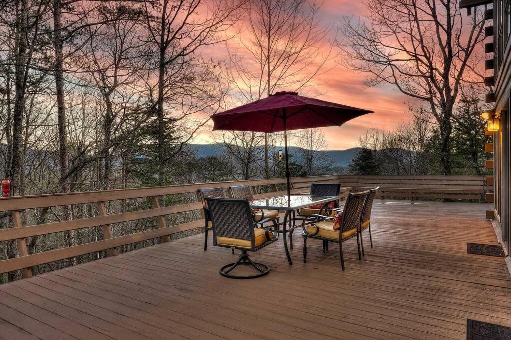 Blue Ridge Bliss- Spacious Cabin, Pets, Hot Tub! 외부 사진