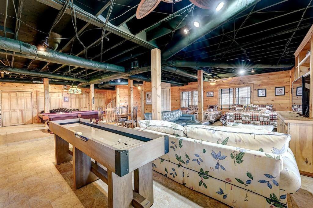 Blue Ridge Bliss- Spacious Cabin, Pets, Hot Tub! 외부 사진