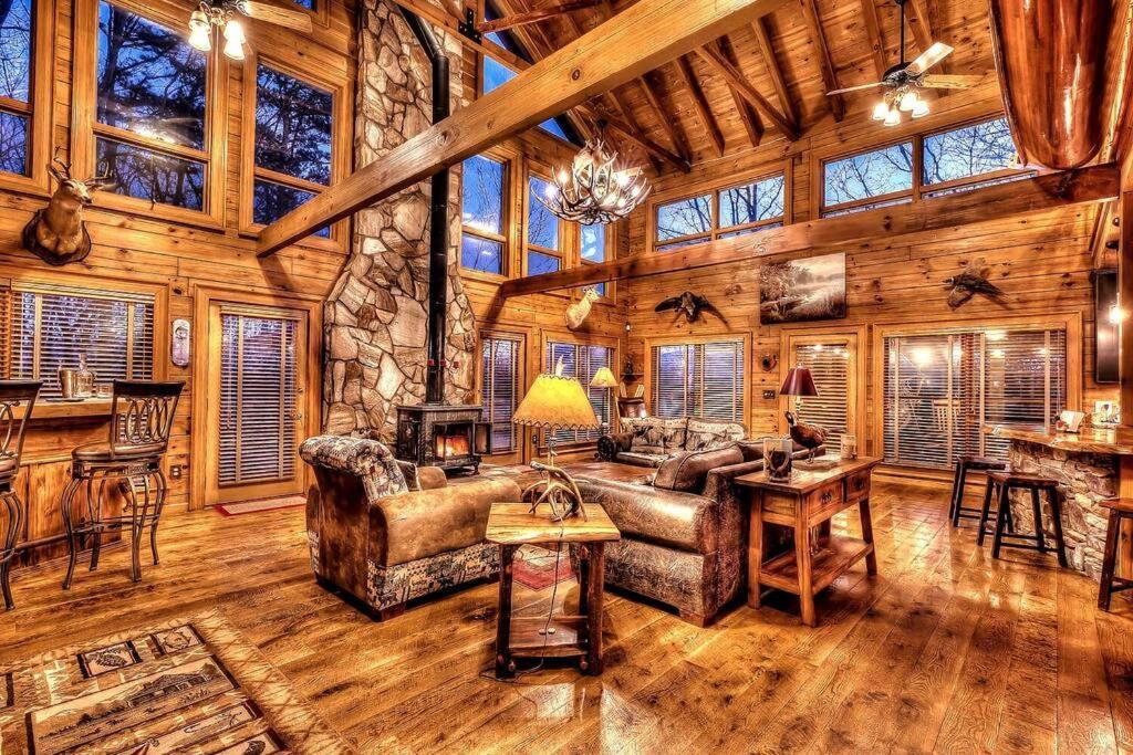 Blue Ridge Bliss- Spacious Cabin, Pets, Hot Tub! 외부 사진