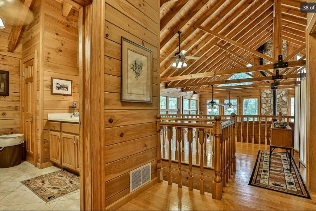 Blue Ridge Bliss- Spacious Cabin, Pets, Hot Tub! 외부 사진