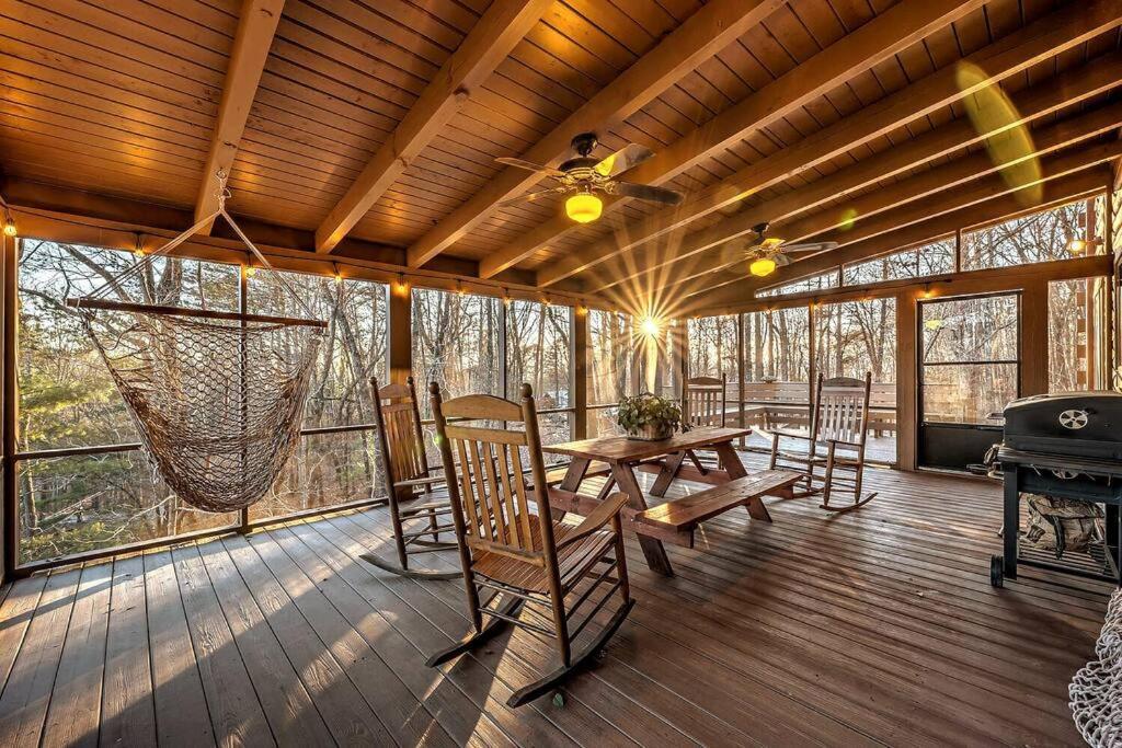 Blue Ridge Bliss- Spacious Cabin, Pets, Hot Tub! 외부 사진