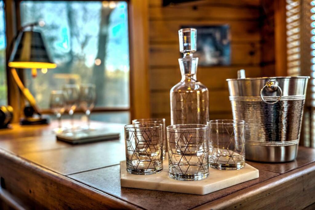 Blue Ridge Bliss- Spacious Cabin, Pets, Hot Tub! 외부 사진