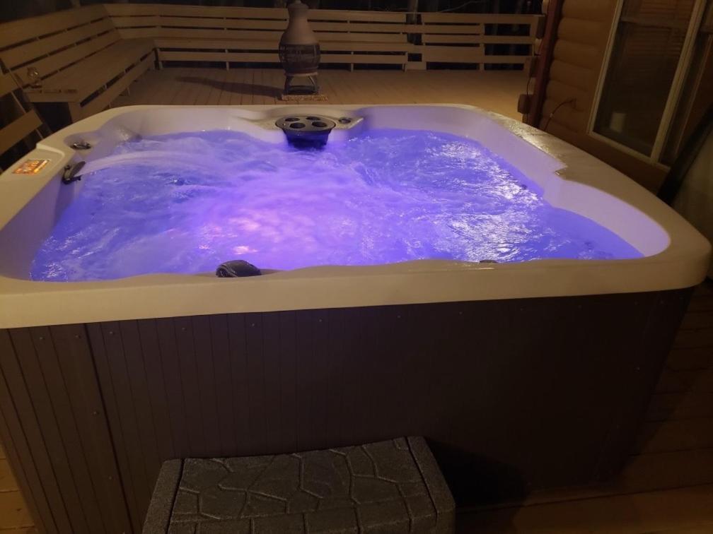 Blue Ridge Bliss- Spacious Cabin, Pets, Hot Tub! 외부 사진